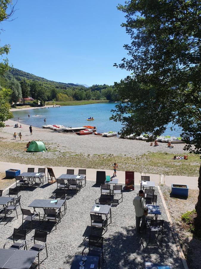 Le Grand Lac Hotel Bar Restaurant Laffrey Kültér fotó